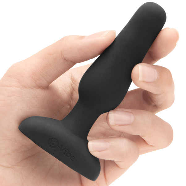 B-Vibe Novice Remote-controlled Butt Plug